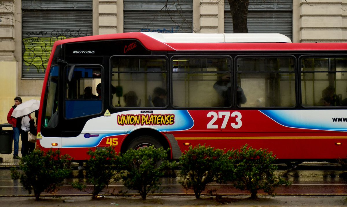 AVISO IMPORTANTE: Informamos a todos nuestros usuarios que, mañana viernes 5 de diciembre, la #Linea273  prestará servicio con total NORMALIDAD.  #LaPlata #ParoDeMicros