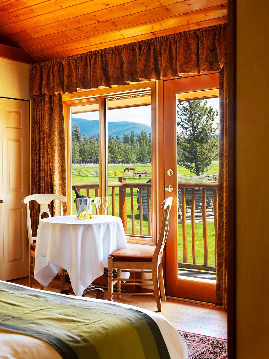 EVranch's tweet image. Wake up to this view at Echo Valley Ranch. evranch.com