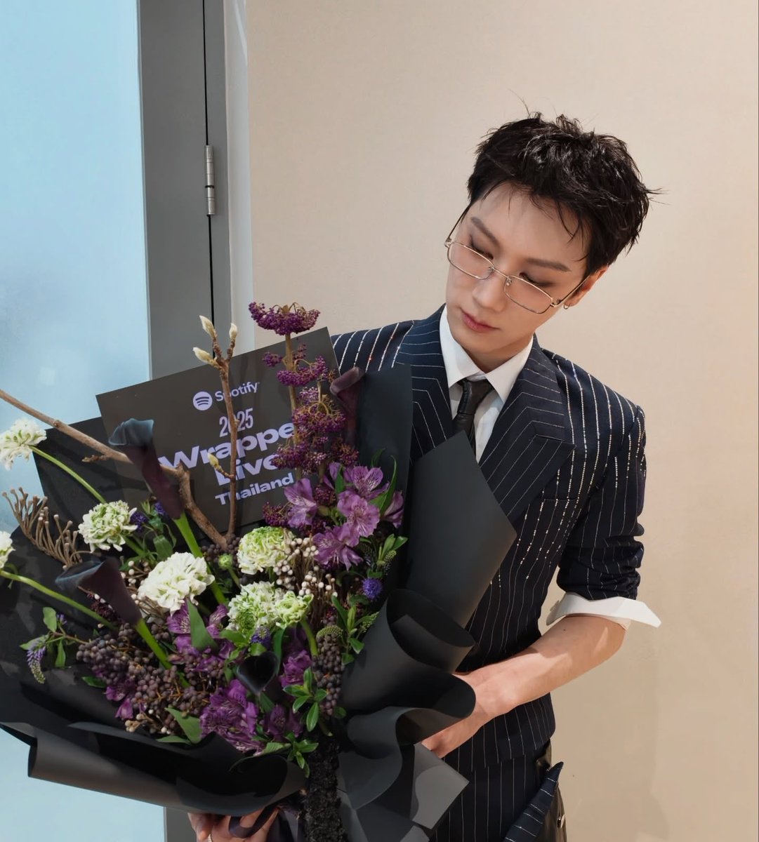 Fz_Fang's tweet image. ตีมงานม่วงล์ รางวัลม่วงล์ ดอกไม้ม่วงล์ สมฐานะแบบตะโกน!!!!!!

#TENxSpotifyTH25