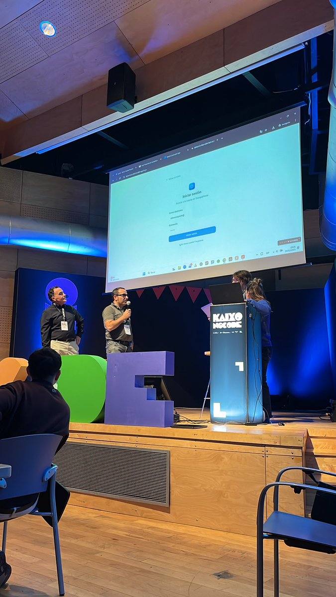 Vaughtton's tweet image. On fire el hackathon del #kaixonocode con Lovable 👌