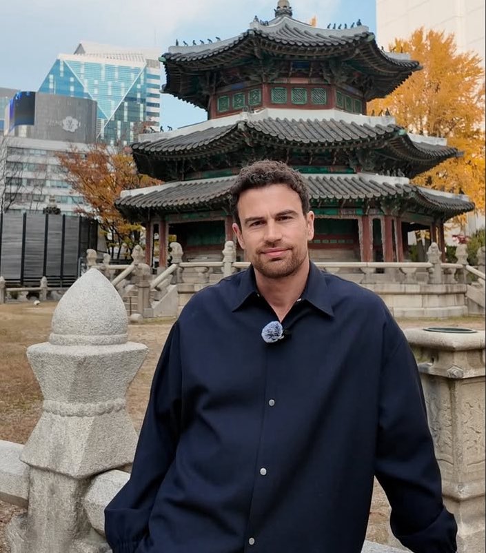 LeftKidney4Theo's tweet image. Theo James in Seoul, South Korea recently for UNHCR 

📸 unhcr_korea on instagram