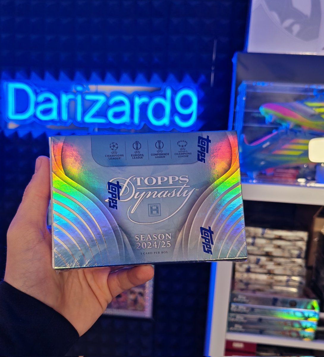 darizard9's tweet image. Esta noche abro esta caja Topps Dynasty UCC 2025 para Grizi ❤️
