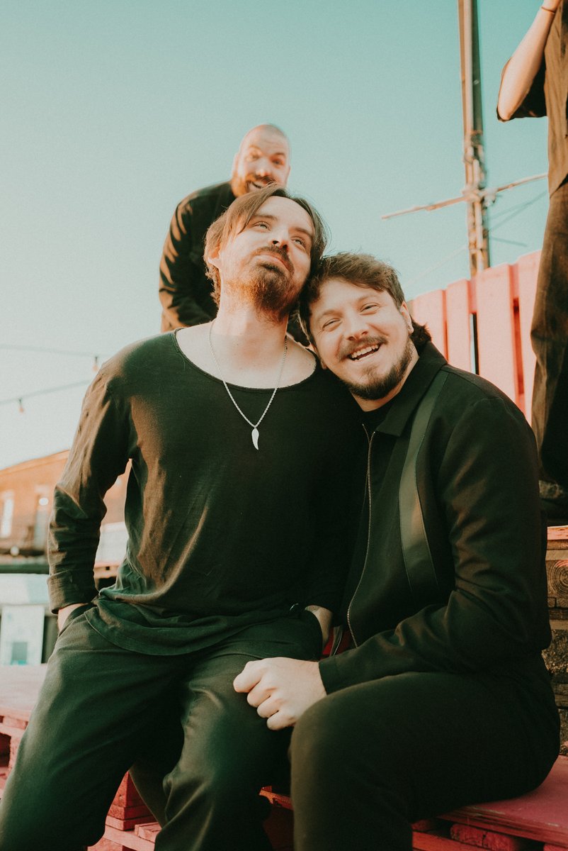 LASTELLE tweet media