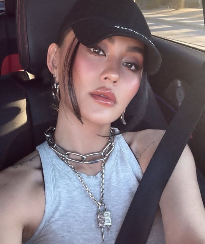 interNEZional's tweet photo. ! @agnezmo TIDAK PERNAH OPERASI PLASTIK https://t.co/Ojmb9iFs6f