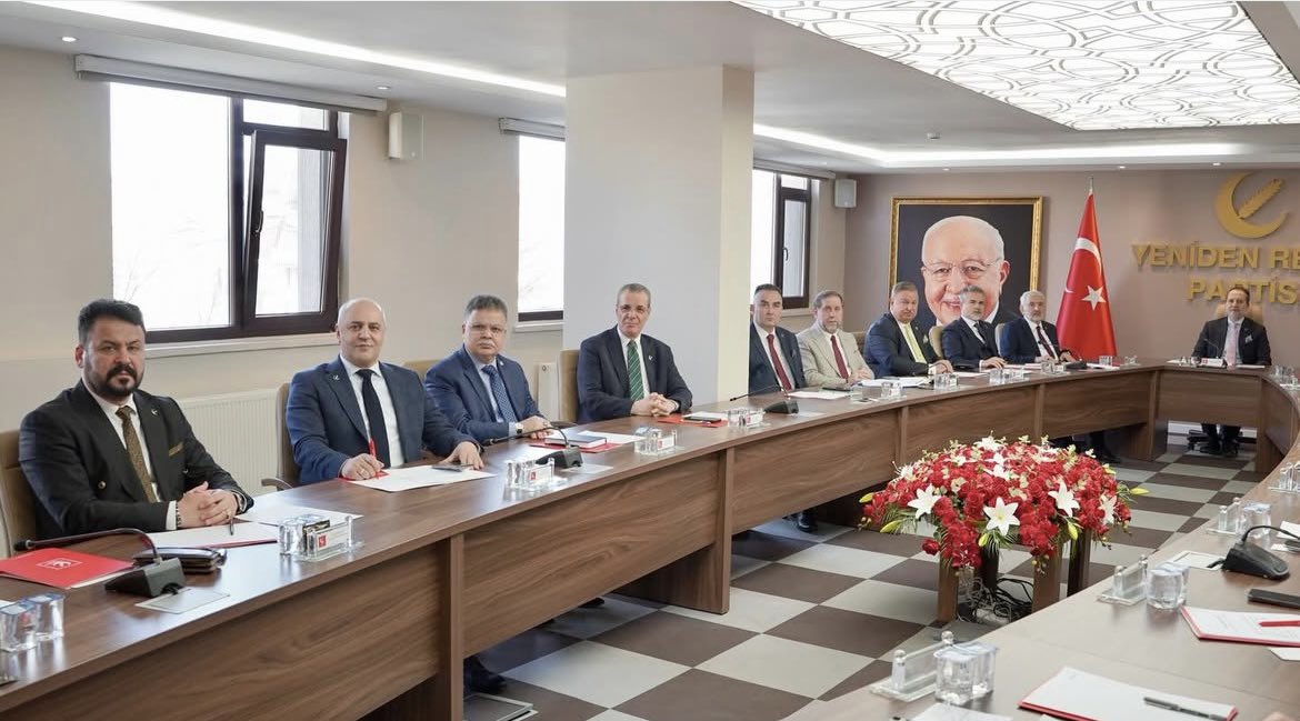 ÜÇÜNCÜ OLAĞAN KONGREMİZ SONRASINDAKİ İLK MYK TOPLANTIMIZIN İLK SEÇİMDE GELECEK SEÇİM ZAFERİMİZİN İŞARET FİŞEĞİ OLMASINI DİLERİM.