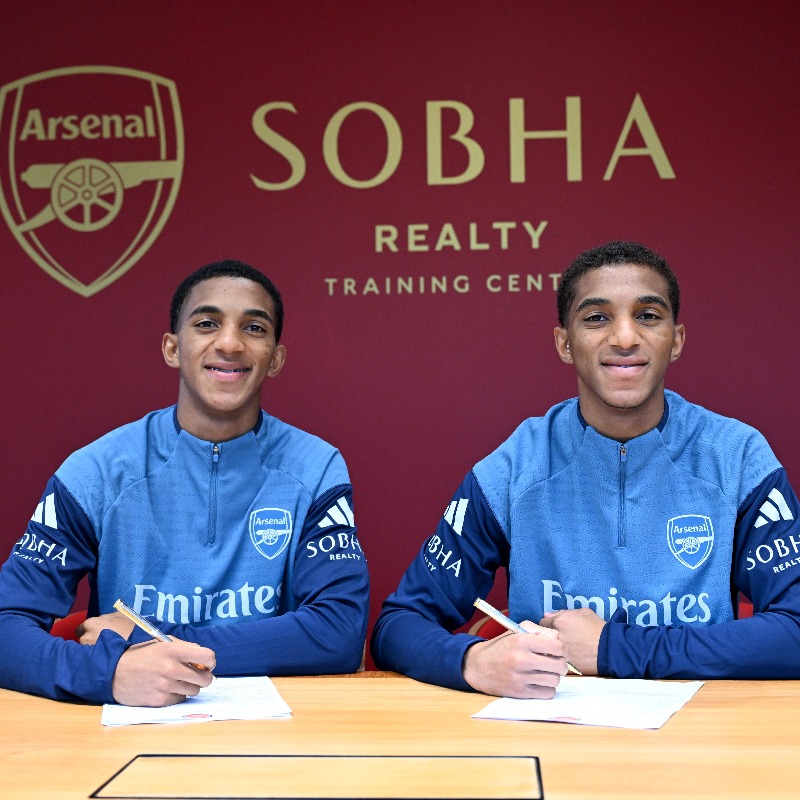 Arsenal's tweet photo. Welcome to The Arsenal, Edwin &amp; Holger Quintero ❤️

The highly sought-after Ecuadorian duo have signed pre-contract agreements to join the Gunners from Independiente del Valle in 2027 👇
