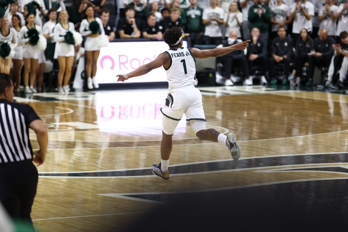 MSU_Basketball's tweet photo. Still leading the country in assists and APG 😤 https://t.co/4sqzOyyEnO