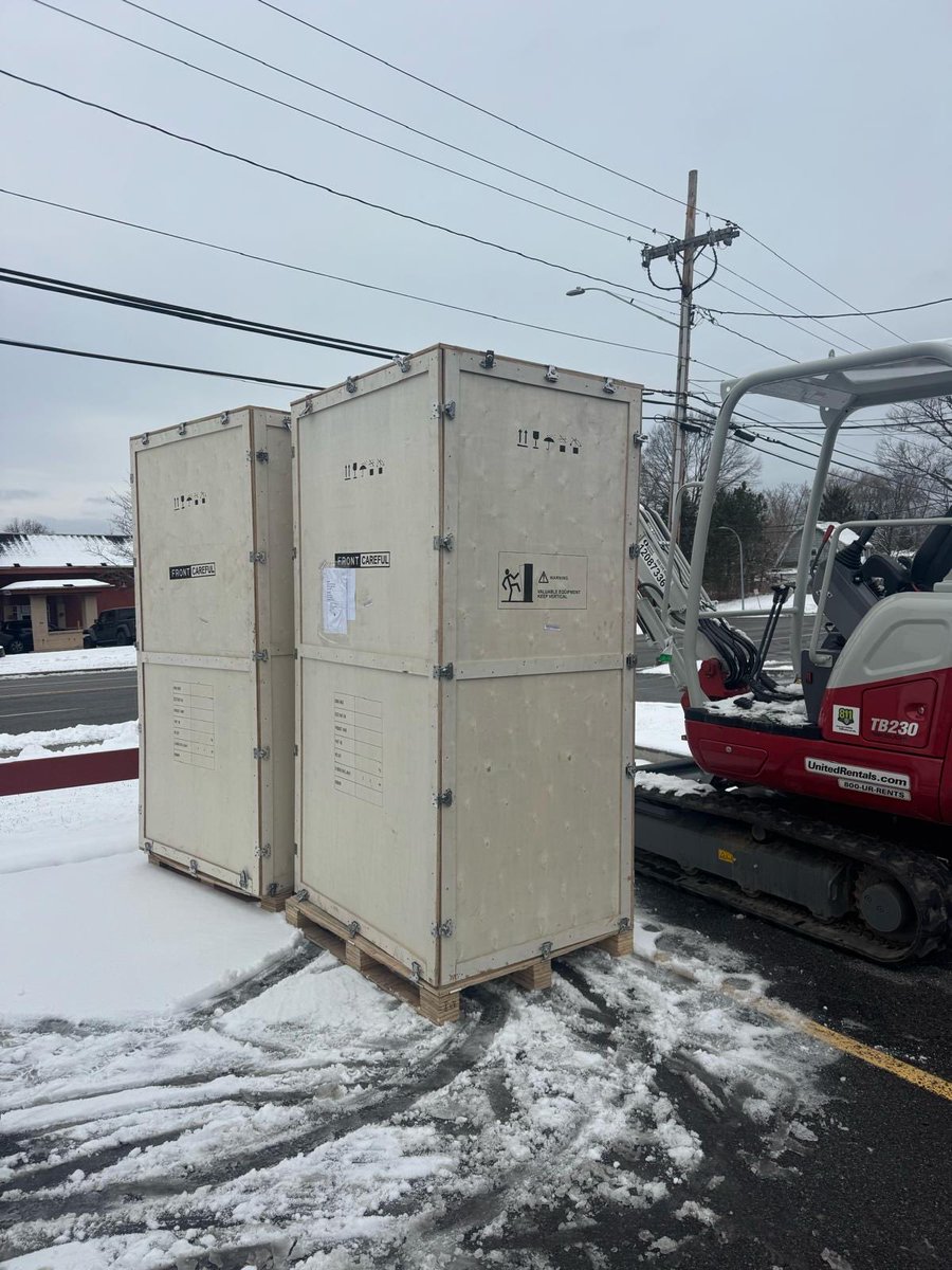 GreenRainEnergy's tweet image. Big news — GREH just received two 240 kW ChargeTronix fast-chargers for our Rochester site! Ready to power up to 4 EVs at once and fast-track us into revenue mode. Full steam ahead  #GREH #EVCharging #CleanEnergy