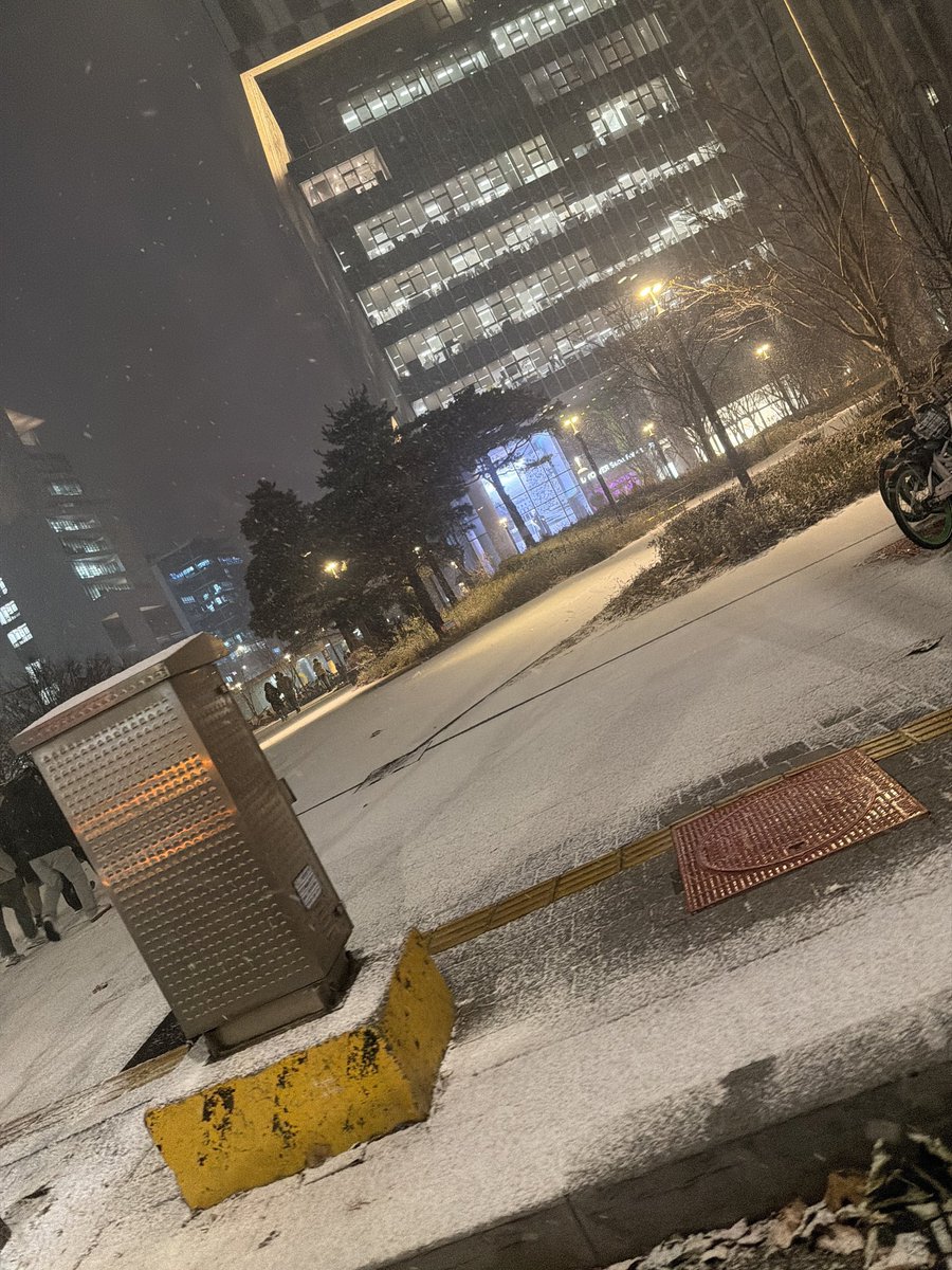 SeHunChile's tweet image. 251204 Actualización de #SEHUN en Bubble, mediante la aplicación de LYSN.

© Bubble LYSN 

#WeAreOneEXO #EXO #엑소 #EXO_SC #오세훈 #吳世勛 #セフン #세훈_칠레