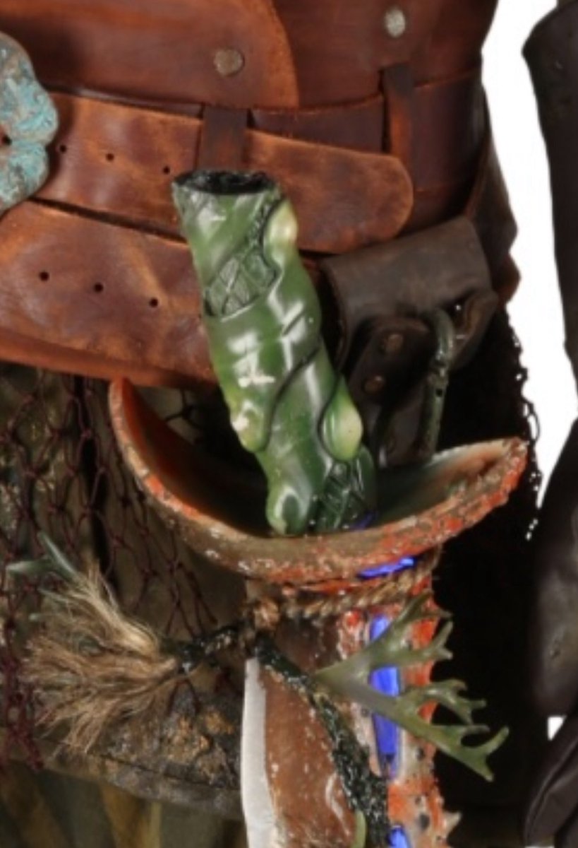 When I bought my SeaDevil in the auction the cap to the Sword was missing - flash forward 10 months and the original stopper got found by James Sutton a real life Indiana Jones while he visited Propstore floating around in a box of bits and now the parts are reunited. 🤯🤯🤯