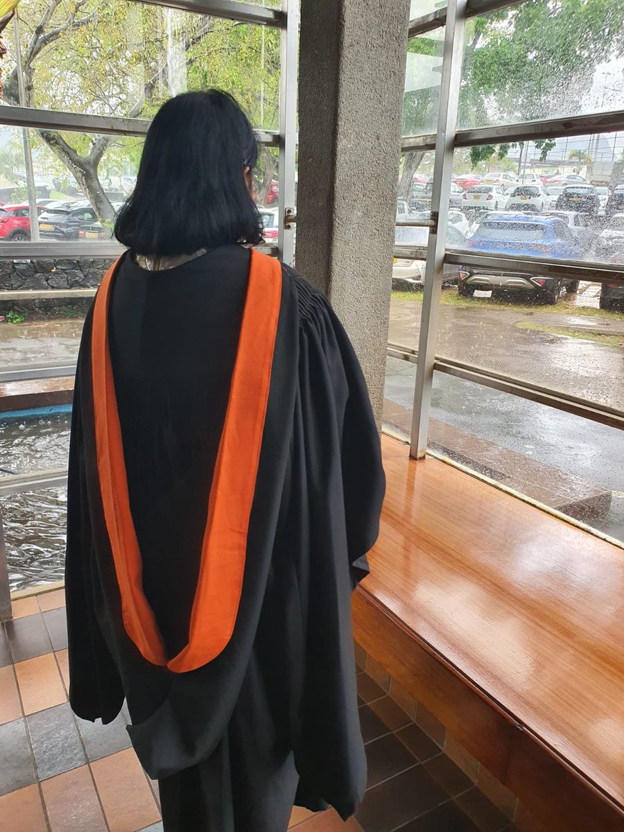 Palla_Shim's tweet photo. And then it comes to an end!

I did it 👩‍🎓#Graduation ceremony 

Grateful for the lessons, for the people, and to the journey. It wasn't an easy one. A rough road to till the end. #Graduate https://t.co/9QIF6BZQR7