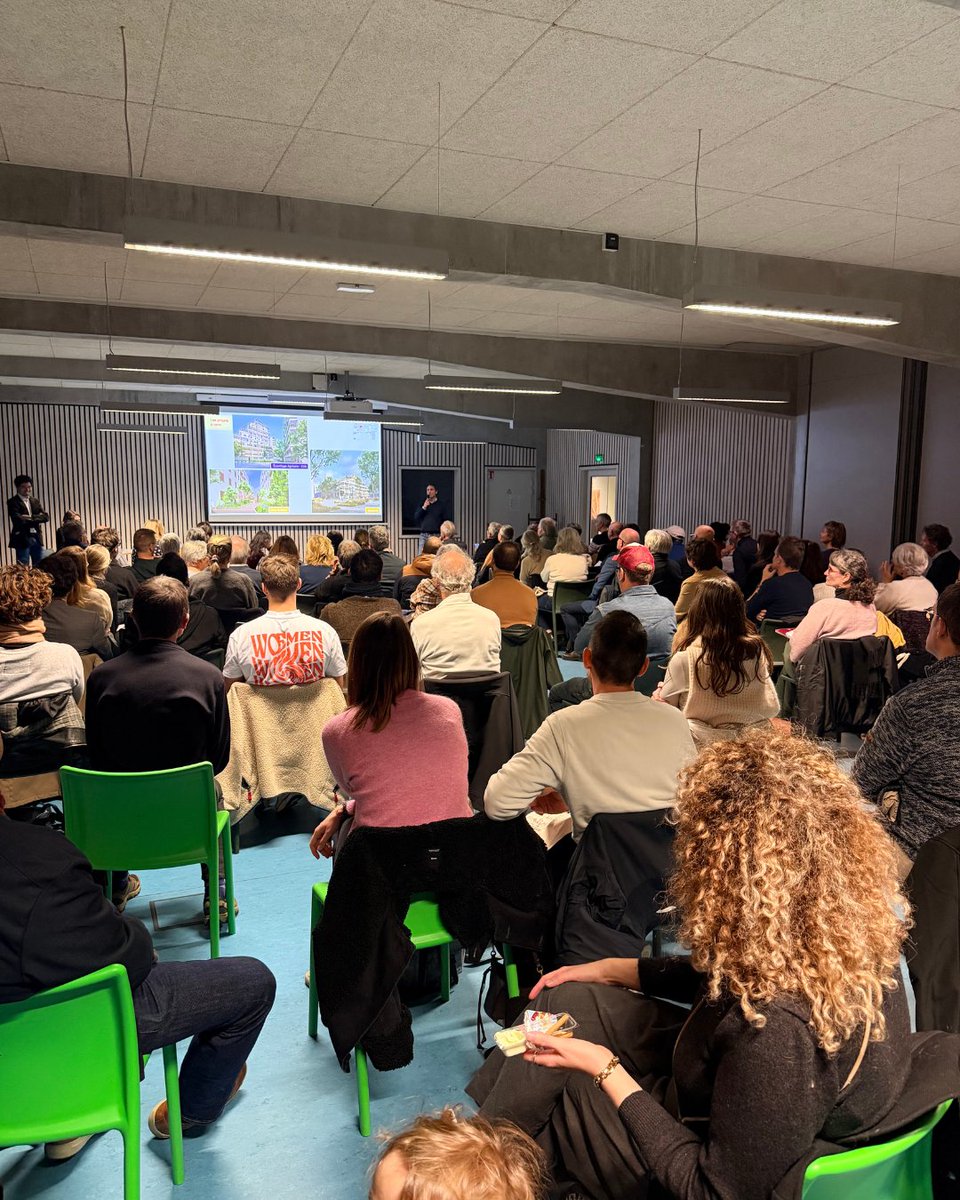 📸 Retour en images sur la Réunion d’information du lundi 1er décembre 2025 dédiée à l'évolution de <a href="/BastideNiel/">Bastide Niel</a>.
 
▶️ Un compte-rendu est en préparation et sera communiqué ici dans les prochains jours.

#BordeauxMétropole #Bordeaux #BastideNiel #BordeauxBastide