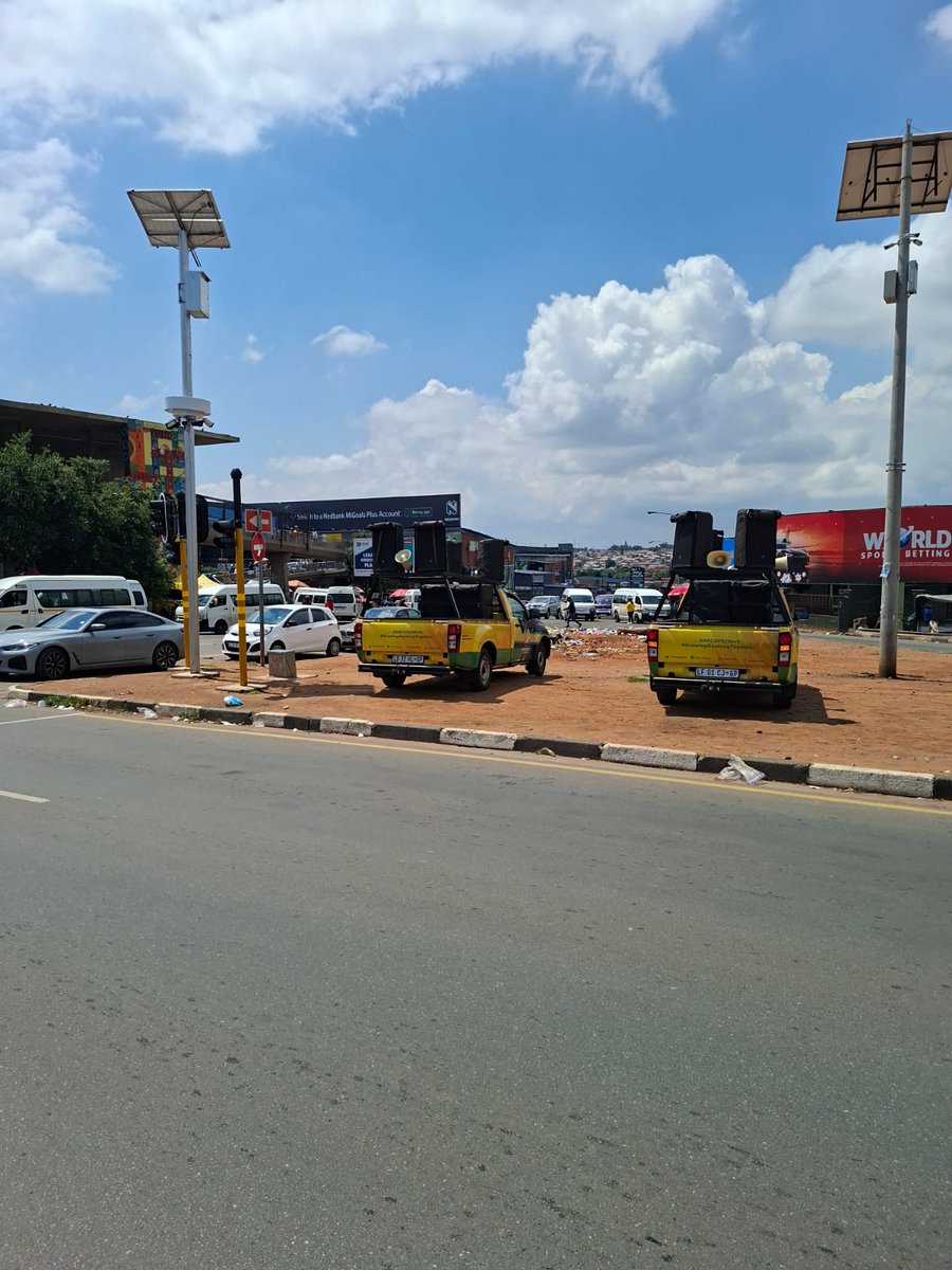 _cosatu's tweet image. Members of #COSATU mobilized workers and residents at various #Soweto townships such as Orlando, Pimville, Mndeni, Zola and Braamfischer to join #Cosatu40thAnniversary celebrations at Dobsonville Stadium on Dec 6 
 #Cosatu40 #Cosatu40thAnniversary @eNCA