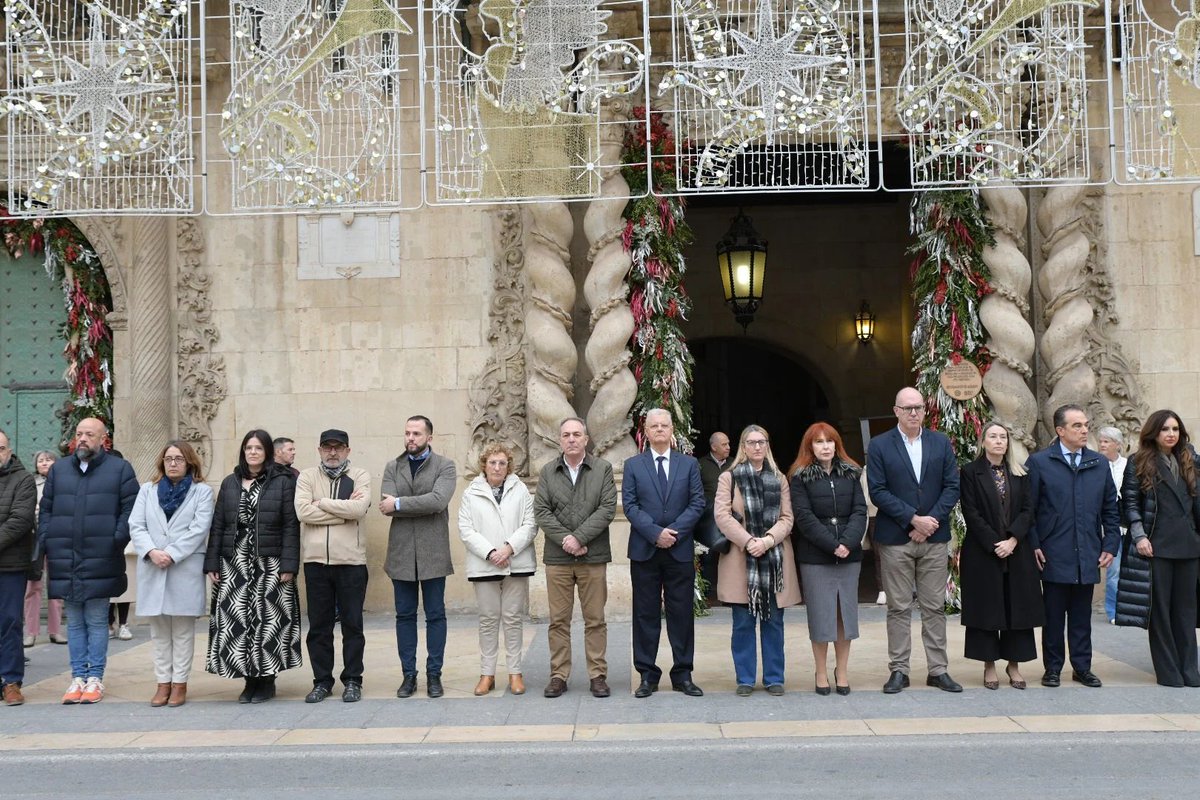 Otro asesinato machista en Alicante. No son “problemas de pareja”: es violencia estructural contra las mujeres. Ni resignación ni silencio. Exigimos protección, recursos y justicia. #NiUnaMenos