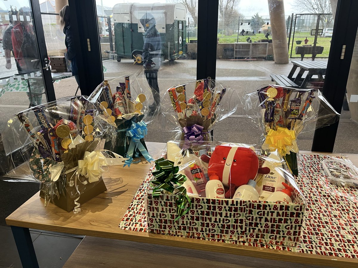 Park Community Academy tweet media