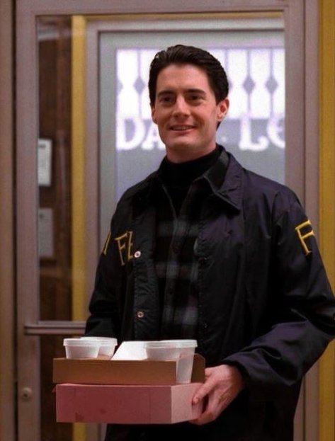 schumisnoopy's tweet photo. cooper's fbi jacket appreciation post https://t.co/KyCzeOuI5Y
