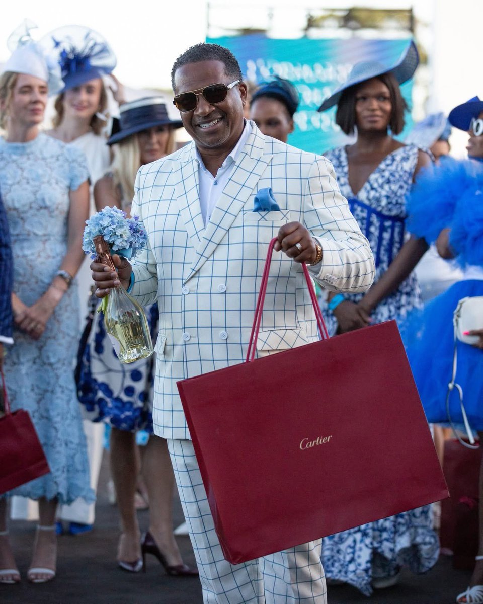 Gents are invited to participate in the upcoming Best Dressed Man Competition by arriving on course in your most stylish and slick blue and white suites.

Book your tickets now at Computicket: computicket.com/event/lormarin…
.
#LKP2026 #LOrmarins #165LKP #jointhepassion