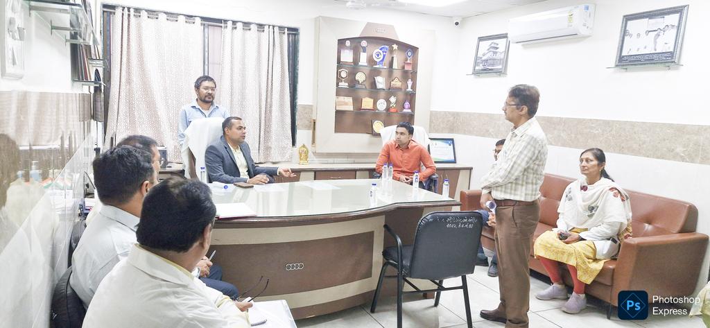 આજરોજ સિવિલ હોસ્પિટલ, નડિયાદ ખાતે NVBDCP (National Vector Borne Disease Control Programme)ની સમીક્ષા કરી. વેક્ટર જન્ય રોગોના નિયંત્રણ માટેની કામગીરી અને આગામી વ્યૂહરચનાઓની વિસ્તૃત ચર્ચા કરી.