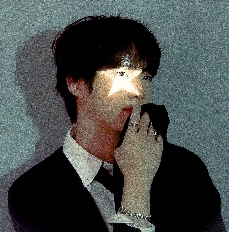 TanArchivism's tweet image. The battle ended 🌟 

If you are for #TEAMSTAR drop your streaming ss below!