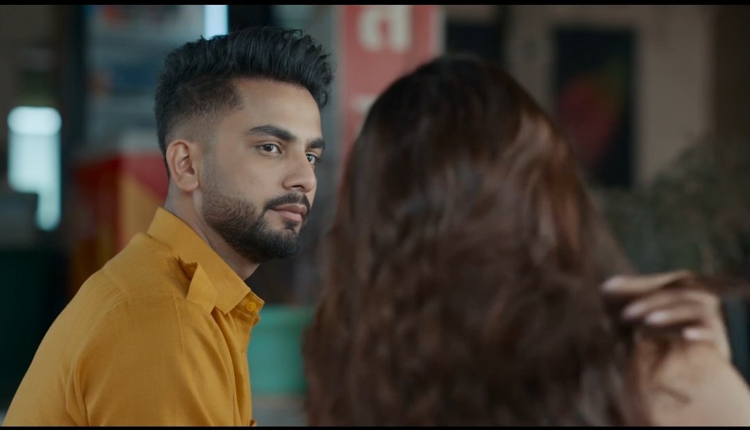 graduatebilla's tweet image. Ye moment sabse tagda tha .

Pata nahi me kyu blush kar raha hu 😂😂🤦😋

#ElvishYadav #ElvishArmy