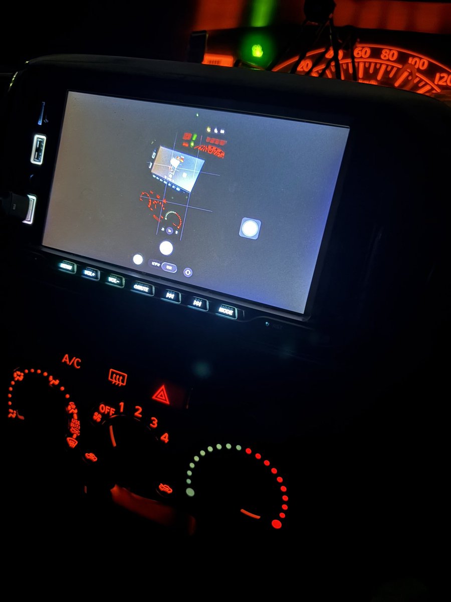 え……修理終わって返ってきて携帯とナビ繋いだら
なんか画面共有がデフォなんですけど……
どうゆうこと……