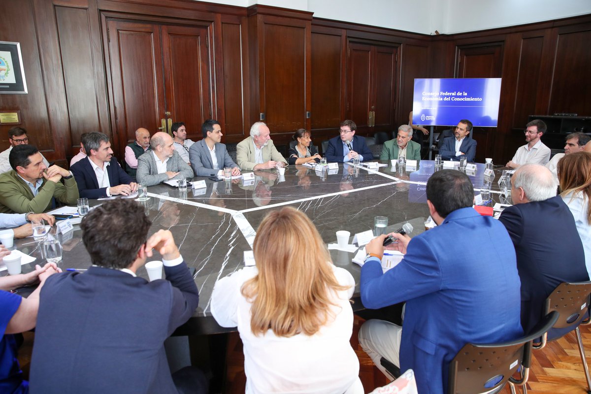 CienciaSantaFe's tweet photo. 🔬🌱  SANTA FE LIDERA EL RANKING NACIONAL DE DESARROLLO BIOTECNOLÓGICO 

Así informó la Dirección Nacional de Desarrollo de la Economía del Conocimiento, en la reunión del Consejo Federal de Economía del Conocimiento 2025 (CONFEC).

#CONFEC #EconomíadelConocimiento https://t.co/rV3ErfbUBL