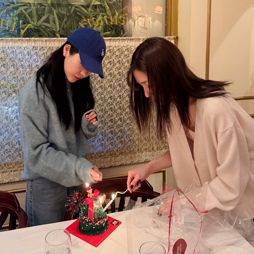 A20 ทาบทามนักร้องนักแสดงดารานางแบบสาวอิสระยังคะ ลองสักปีสองปี ออกสักบั้มสองบั้ม แก้งๆ