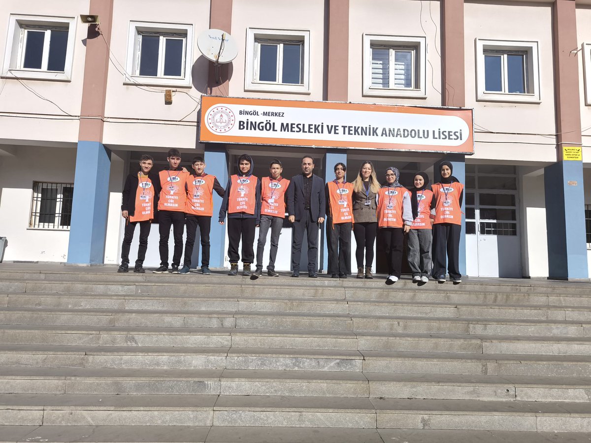 BingolMtal's tweet image. 📚🌱TEMA Vakfı ile Geleceğe Nefes!
Öğrencilerimize çevre bilinci kazandırmak, doğayı koruma farkındalığını artırmak için düzenlediğimiz semineri büyük bir ilgiyle gerçekleştirdik.
Doğa için küçük adımlar, gelecek için büyük umutlar
#TEMA #ÇevreEğitimi 
@ahusta07
@MustafaOzel66