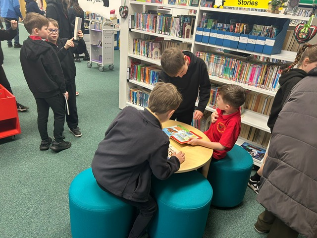 NewchurchCP's tweet photo. Year 4 enjoyed a visit to the library. They explored the different books and brought one back to school to read in class. #NewchurchEnglish #Readforpleasure https://t.co/5TZ3gEQrpz