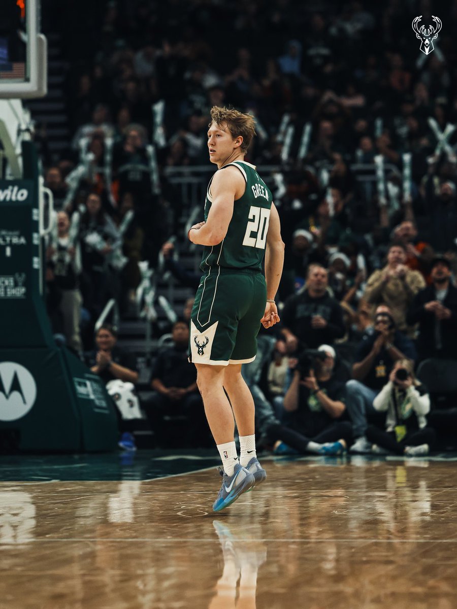 AJ Green's last five games from three:

🎯 5/11
🎯 4/6
🎯 5/7
🎯 6/12
🎯 4/6