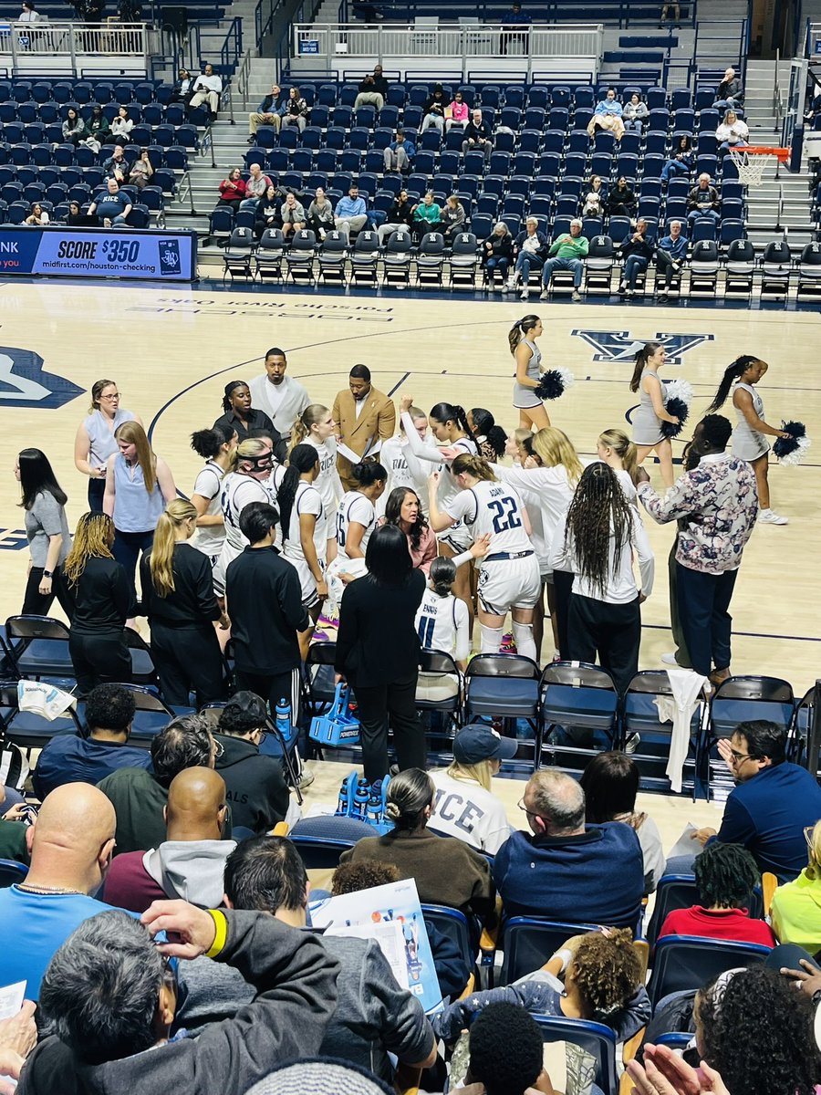 _aldinedavisGBB's tweet photo. S/O to @RiceWBB for having Our Program at the game last night. Our Girls enjoyed the experience and learned a lot. Congratulations on the Win and Good Luck the rest of the Season. @DavisHS_AISD  #BOD💙❤️💪🏾 https://t.co/wZvhMsjaEa