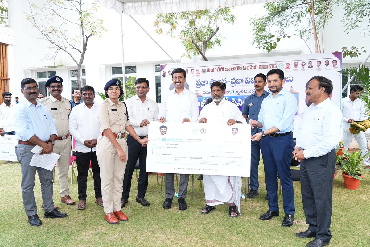 IPRTelangana's tweet photo. Rajiv Gandhi Civils Abhay Hastham Scheme — Financial aid for every UPSC aspirant who qualifies

Hon’ble Deputy CM Shri Bhatti Vikramarka Mallu @Bhatti_Mallu distributed ₹1 lakh each to 50 candidates selected for the UPSC Civil Services Interview stage at Praja Bhavan.

He announced that every candidate who qualifies for Mains or Interviews will receive support — with no cap on numbers.
• ₹1 lakh for Mains qualifiers
• ₹1 lakh + accommodation in Delhi for Interview qualifiers

This year, 202 cleared Mains and 50 reached Interviews, showing the growing impact of the scheme under Singareni’s CSR.

The Deputy CM urged aspirants to serve society with integrity and announced the setting up of an Interview Board with senior officials for guidance.

Hon’ble Minister Shri Ponnam Prabhakar @Ponnam_INC, CMD N. Balaram, and senior Singareni officials joined the programme.

#Telangana #UPSC #CivilServices #AbhayHastham #iprtelangana #Singareni #YouthEmpowerment #TelanganaRising #UPSC2025