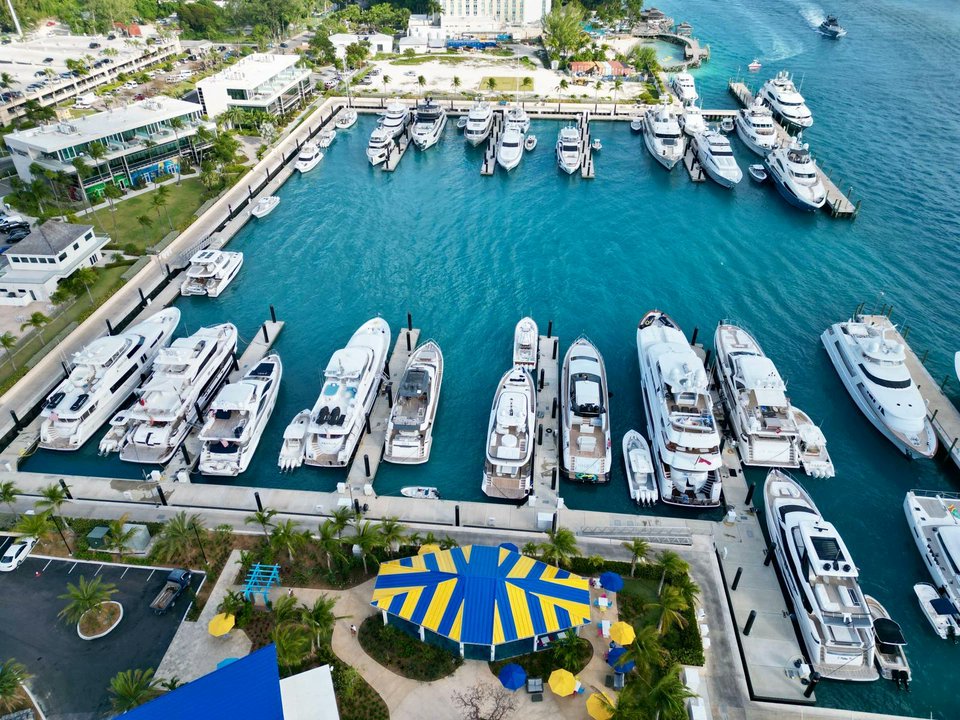 hurricaneholepi's tweet photo. At Hurricane Hole, we take pride in welcoming a wide range of vessels, each with its own distinct characteristics and technical demands. ⁠
⁠
Secure your slip with us today.⚓️⁠
⁠
 #thebahamas #yachtinglife #yachts #marina #superyachts #paradiseisland https://t.co/QDXlThSkkj