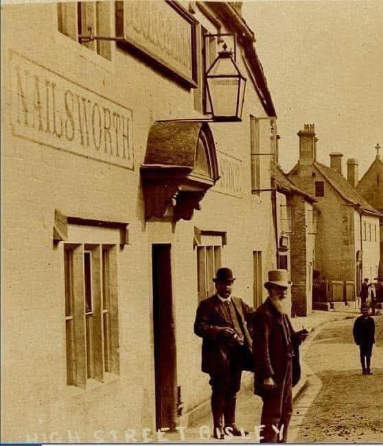 VinnieSull1van's tweet photo. We live on the same planet, but a different world.
#RIP The George Inn, High Street, #Bisley, #GL6 @Britains___Pubs @PubHistoryTours https://t.co/8z987x1i8t