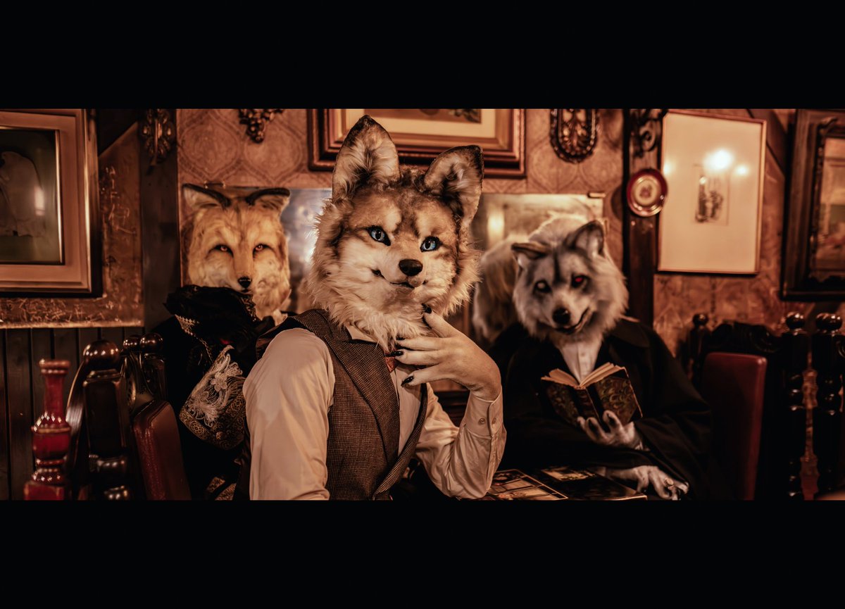 𝑅𝑒𝑡𝑟𝑜𝑢𝑣𝑜𝑛𝑠 𝑛𝑜𝑢𝑠 𝑑𝑎𝑛𝑠 𝑛𝑜𝑠 𝑟𝑒𝑣𝑒𝑠...
📷️：<a href="/cat_makina/">マキナ Makina</a>
#二階席
#FursuitFriday