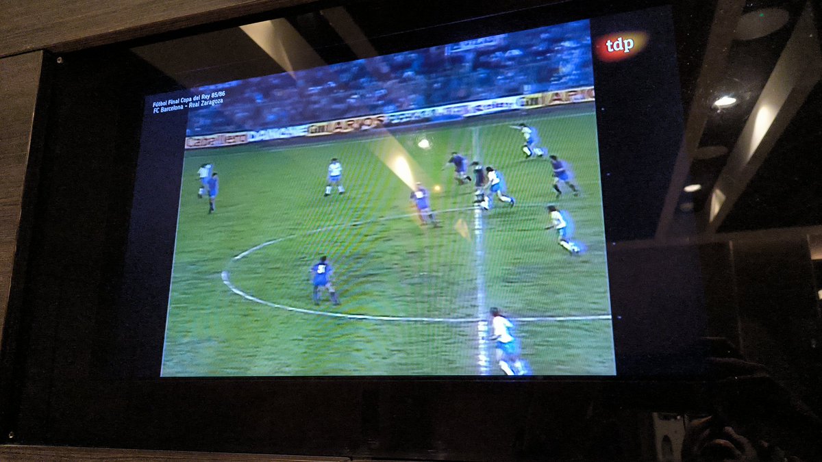 Están echando ahora mismo, en Teledeporte, la final de Copa de 1986.

De nada, maj@s.