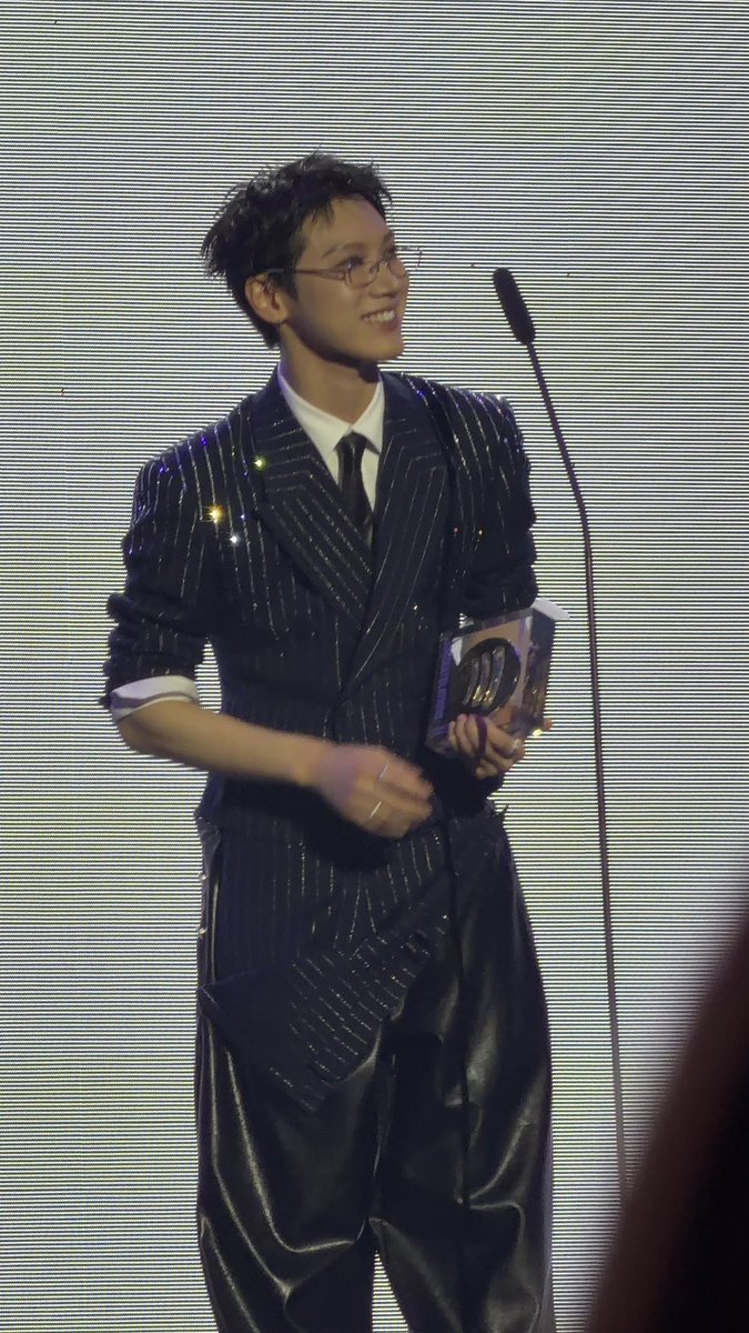 TFEANH27's tweet image. รางวัลนี้ของเตนล์ค้าบ #TENxSpotifyTH25