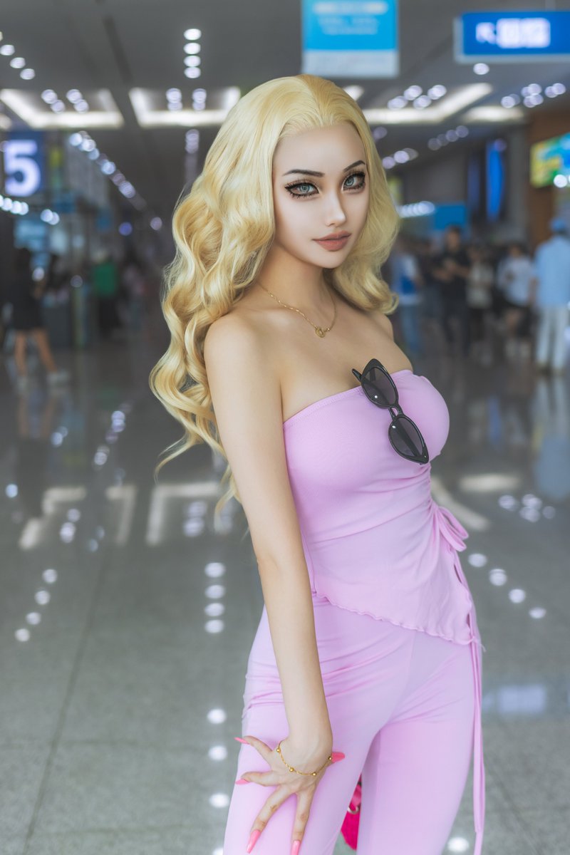 Cookhie_cos's tweet image. #퀸패밀리 #웹툰 #경기국제웹툰페어

👑