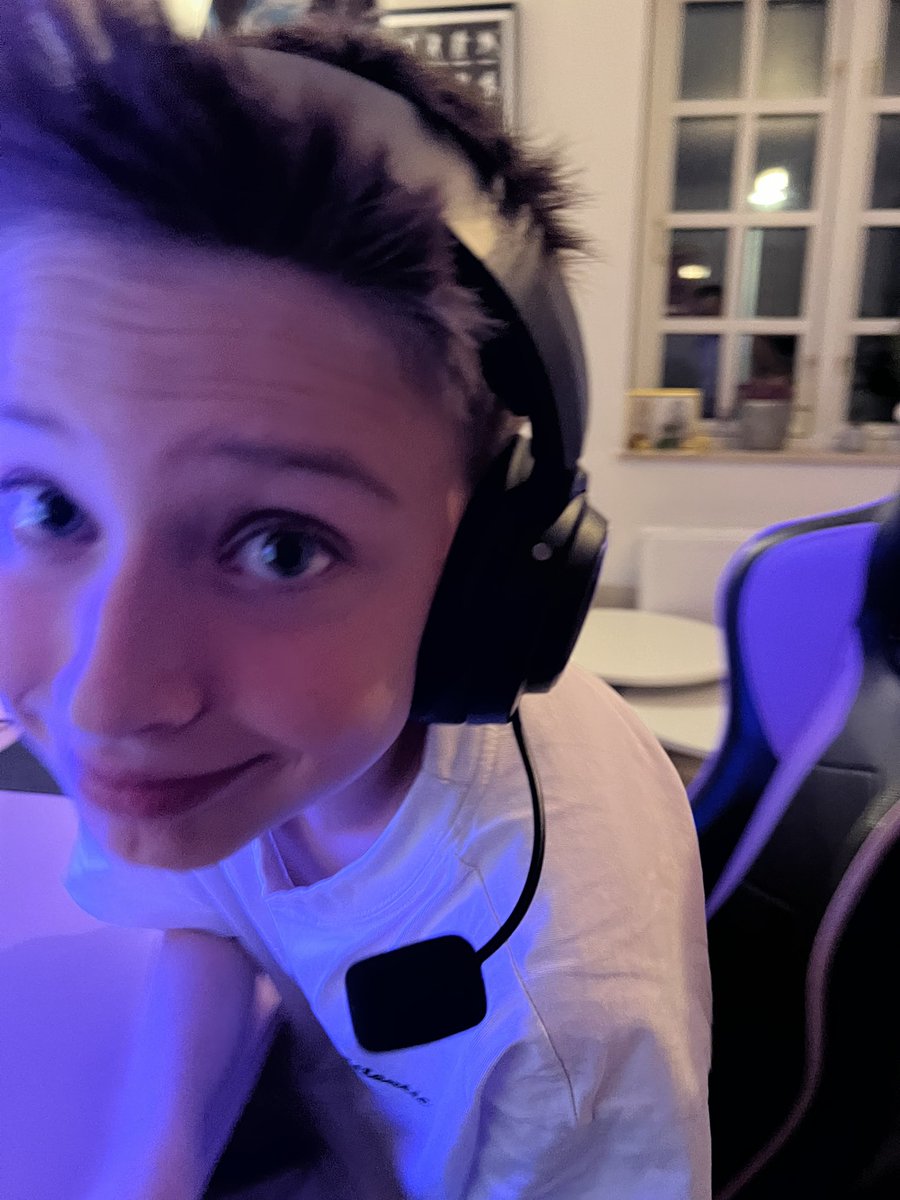 OneshotMama_FN's tweet image. Happy Bday @Baconfnbr
SO-SO proud of everything that you are 🔥❤️
Never doubting that all of your dreams will come true 🤩❤️

@Tjino9 you killed it with the T! You are such superstar. proving that you can be a pro and kind at the time. Thank you. ❤️