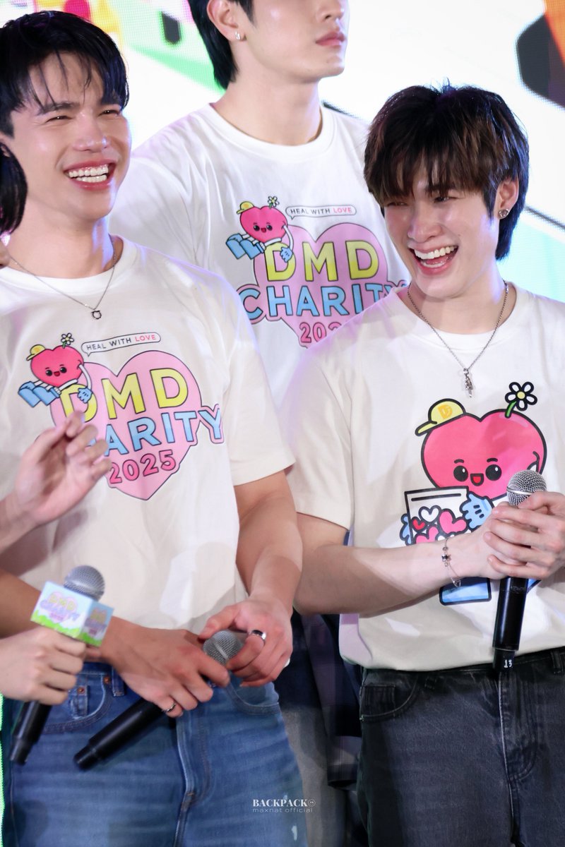พี่แม้ก GEN1 น้องณฐ GEN2 มาแจกความสดใสให้ทุกคนแล้วว 

꒰ MAXNAT AT DMD CHARITY 2025 ♡ ྀི ࣪ ˖ 

DMD HEAL WITH LOVE
#DMDCHARITY2025 #MaxNat