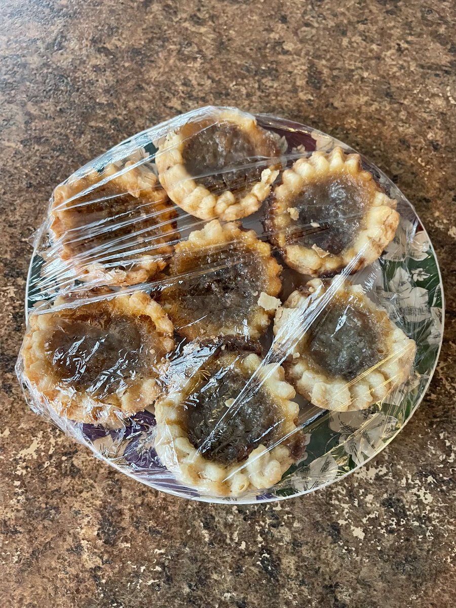 bscomet22's tweet image. Coolest coffee cup ever at the neighbours 

I always get that one 😊

And she makes the best butter tarts 😍😍😍😍