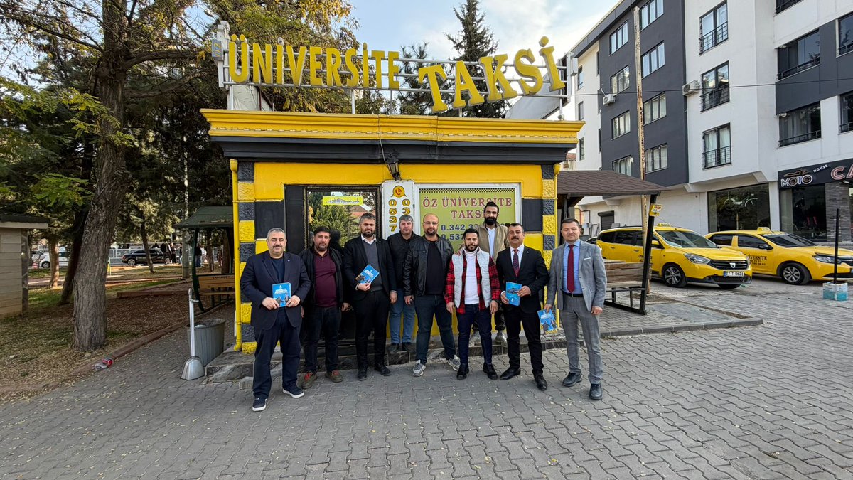 gazianteptedeva's tweet image. Şehitkamil İlçe başkanımız Bekir Saltan,
Şahinbey ilçe başkanımız Mehmet Bozkurt ve il yönetimimizin katılımı ile Şahinbey ilçemizdeki taksi duraklarını ziyaret edip Genel Başkanımız sayın Ali Babacan’ın selamlarını ilettik

📍Huzur Taksi
📍Yeditepe Taksi
📍Üniversite Taksi
🚕 🚖