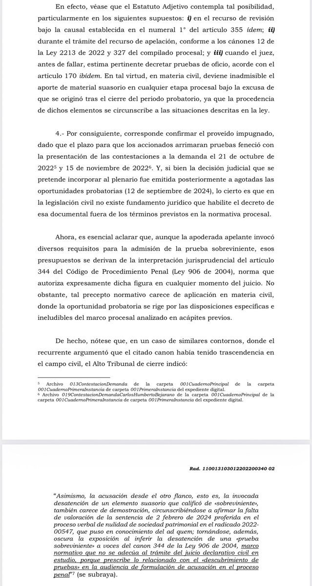 jairoparrac's tweet photo. LÍMITES DE LA PRUEBA SOBREVINIENTE EN EL PROCESO CIVIL. EXCEPCIONALIDAD, OPORTUNIDAD Y SUJECIÓN ESTRICTA AL CÓDIGO GENERAL DEL PROCESO. TSB: El Tribunal señala que la prueba sobreviniente es una figura excepcional y de alcance restringido. 

Su admisibilidad no depende solo de que el documento sea posterior, sino de que exista una autorización legal expresa que permita incorporarlo fuera de las etapas probatorias previstas. Destaca que en el proceso civil los momentos para aportar pruebas son perentorios y que, una vez cerrados, no es posible reabrir el debate probatorio.

Aclara además que las reglas provenientes de otros regímenes, como el penal, no se trasladan al ámbito civil, donde la oportunidad probatoria está regulada de manera estricta por el Código General del Proceso. En ausencia de una norma que habilite el ingreso tardío del material suasorio, la prueba presentada extemporáneamente no puede ser admitida —⬇️⬇️—