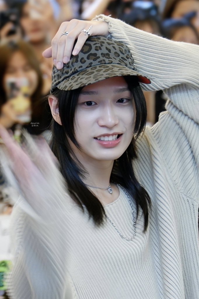 spikpass_v's tweet image. เชื่อแหละว่าเป็นคนที่ปรับลุ๊คนิดๆ หน่อยๆ แล้วเปลี่ยนจริง อินเนอร์ดีมากอะ
 #NEXnattakit