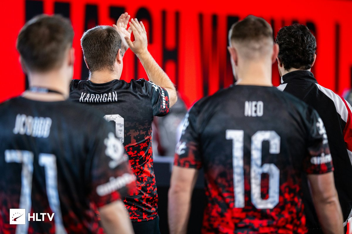 HLTVorg's tweet photo. 6th win in a row now for @FaZeEsports 🚨 https://t.co/qVN3RBwmCG