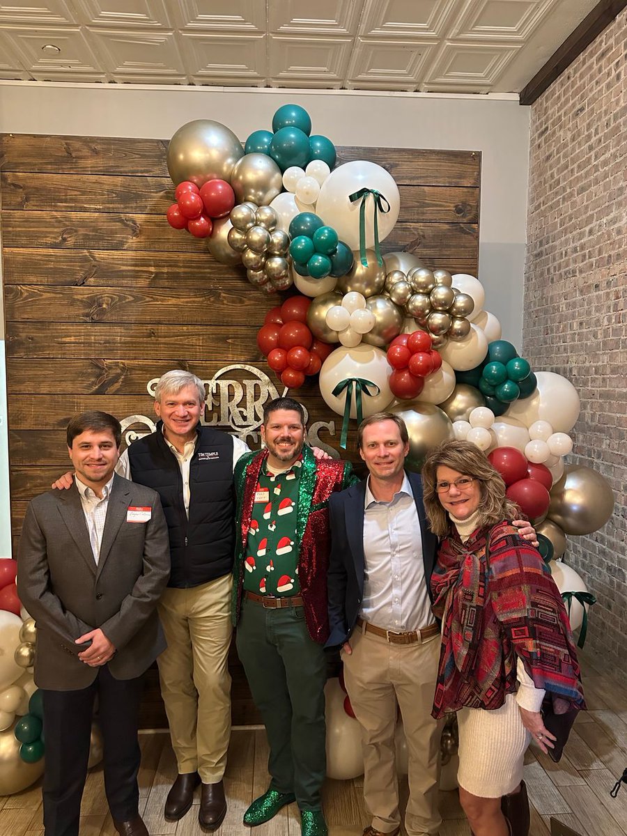 CommTemple's tweet image. It was a festive time last night when the 𝗡𝗼𝗿𝘁𝗵𝘄𝗲𝘀𝘁 𝗖𝗵𝗮𝗽𝘁𝗲𝗿 𝗼𝗳 𝗣𝗿𝗼𝗳𝗲𝘀𝘀𝗶𝗼𝗻𝗮𝗹 𝗜𝗻𝘀𝘂𝗿𝗮𝗻𝗰𝗲 𝗔𝗴𝗲𝗻𝘁𝘀 welcomed me to their annual Christmas Party. Everyone was in good spirits, recognizing that progress is being made to improve Louisiana's…