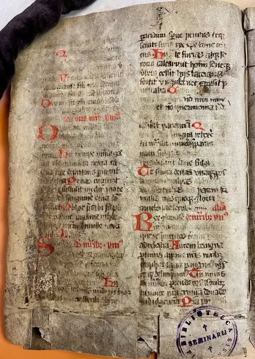 W Niemczech znaleziono prawdopodobnie najstarszy w dziejach zapis polskiego średniowiecznego hymnu. Na dokumencie znajdują się pieczątki biblioteki, której zbiory Niemcy zrabowali w 1941. odkrycia dokonał dr Paweł Figurski. „Na dokumencie znajdują się pieczątki Biblioteki