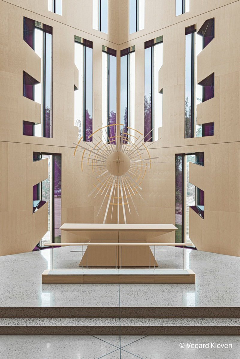 #TBThursday Rising from tragedy, the Våler Church in Norway shines with light and hope. Featuring Pilkington 𝗢𝗽𝘁𝗶𝘄𝗵𝗶𝘁𝗲™ extra clear #glass and Pilkington 𝗢𝗽𝘁𝗶𝗺𝗶𝗿𝗿𝗼𝗿™ mirrors, the design floods the interior with daylight.

Learn more: bit.ly/4oyKrxo