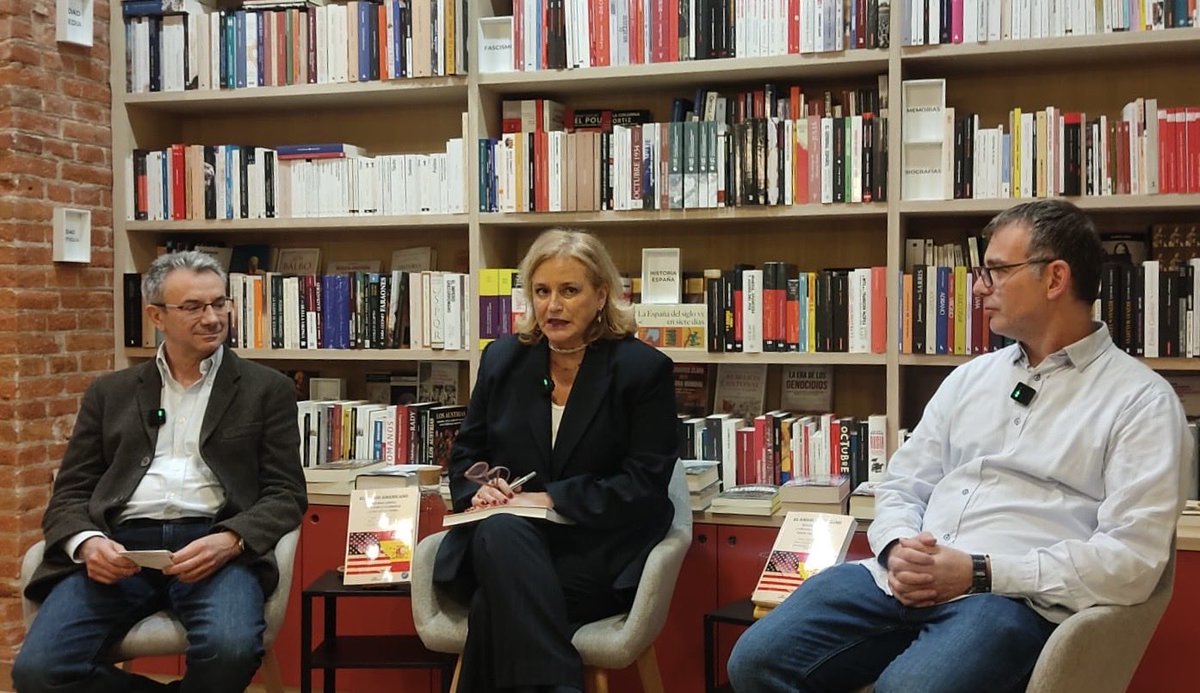 Ayer, 3 de diciembre de 2025, <a href="/UNIRuniversidad/">Universidad Internacional de La Rioja (UNIR)</a> organizó la presentación del libro: 

🗨️ “El amigo americano. Relaciones políticas y culturales transatlánticas España-Estados Unidos”
📍 En <a href="/dykinsonlibros/">Librería - Editorial Dykinson 📚</a> 

Durante su desarrollo intervinieron algunos de los autores de la obra,