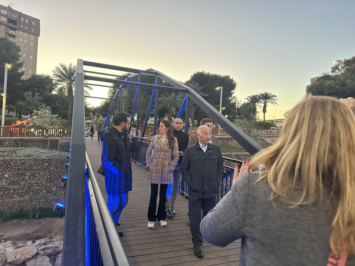 Laoalonso's tweet image. El día de las elecciones los ciudadanos eligen: gobernar o estar en la oposición. Cualquiera de ambas merece el máximo respeto. No acudir a todo aquello que tu ayuntamiento te convoca es una falta de respeto para tus votantes. laopiniondeantoniolao.es/blog/2862705_n…